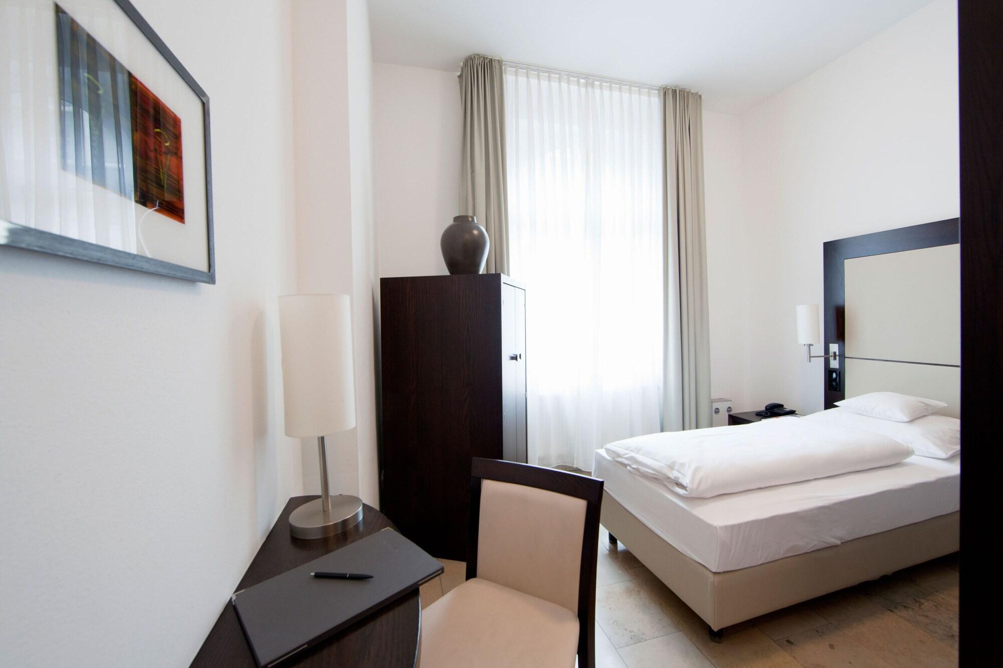 Burns Art Hotel Düsseldorf Extérieur photo
