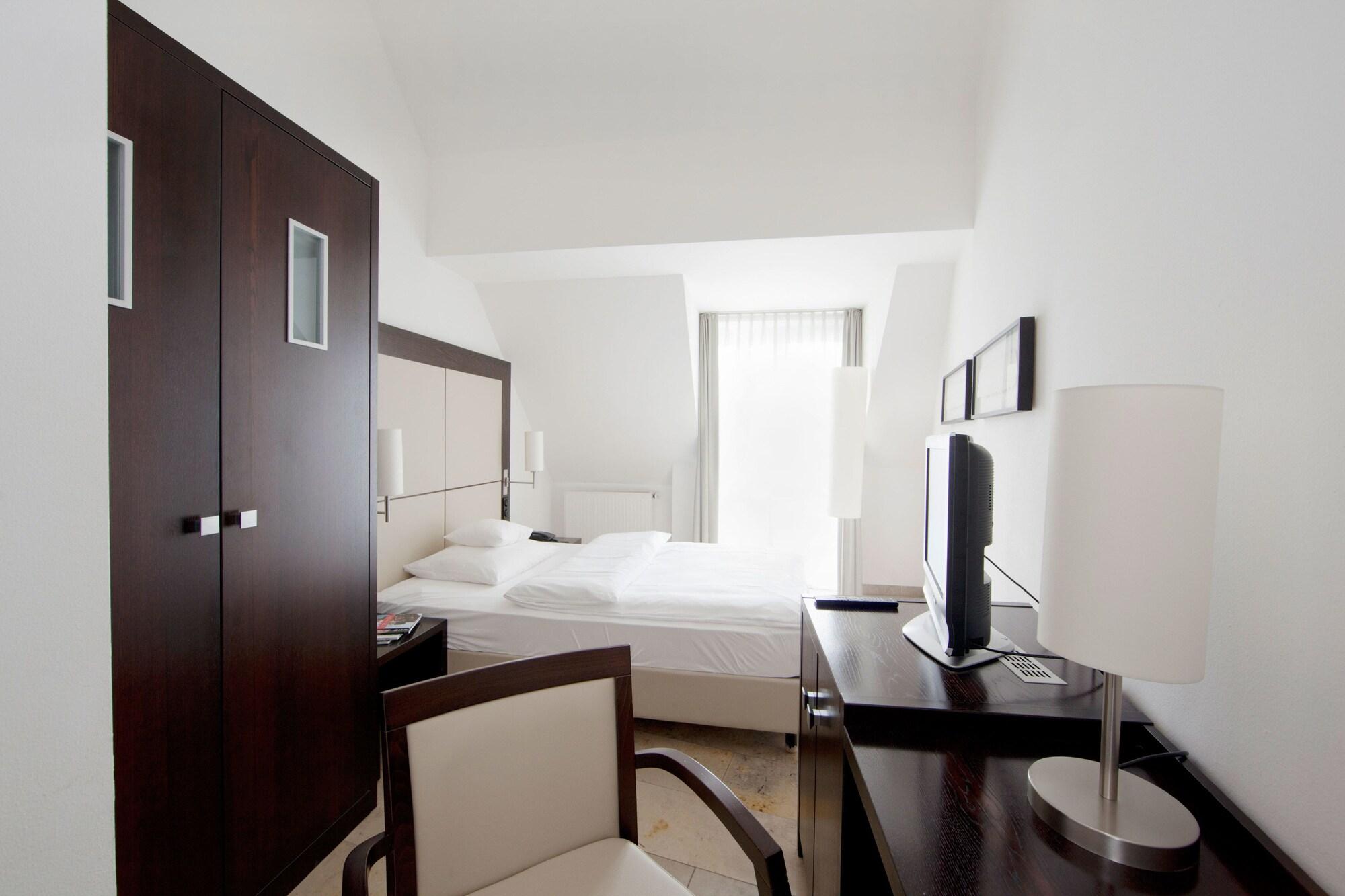Burns Art Hotel Düsseldorf Chambre photo